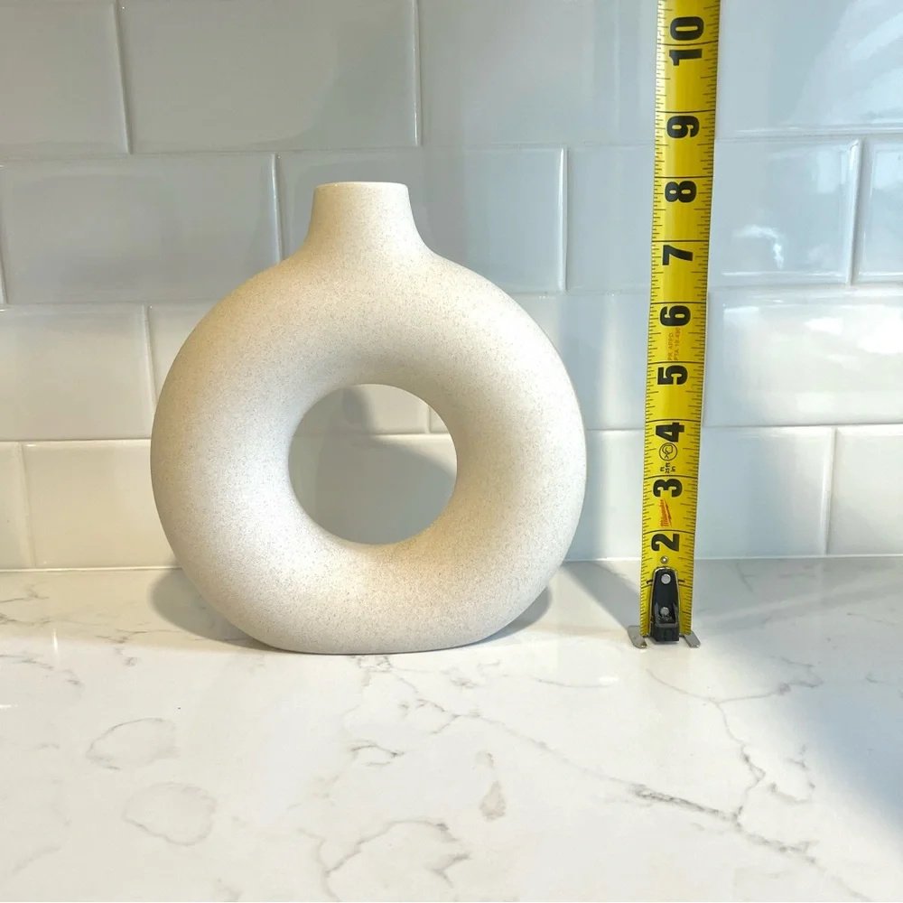 H&M Home Small 100% Ceramic Donut Vase Round Decorative Cream Light Beige